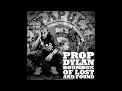 Prop Dylan - Flying Penguin