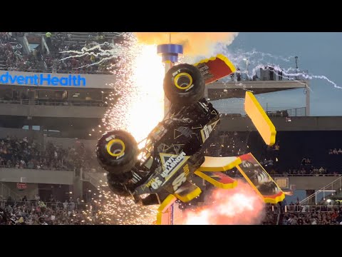 Monster Jam World Finals 21 - Monster Jam 30th Anniversary Stunt (Tom Meents) Orlando 2022