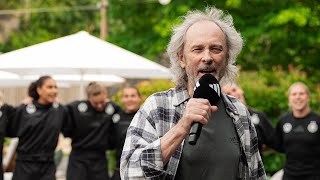 Wolfgang Petry feat. DFB Frauen-Nationalmannschaft - &quot;Verlieben, verloren, vergessen, verzeih&#39;n&quot;