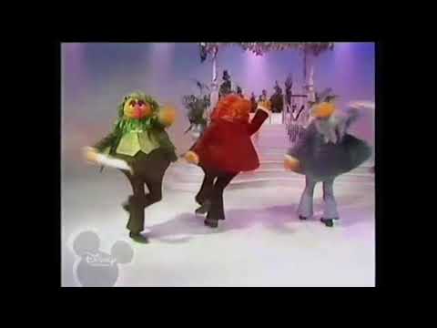 Muppet Songs: 3 Trolls - English Country Garden