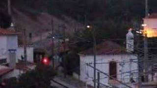preview picture of video 'Cruzamento de comboios em Luzianes'
