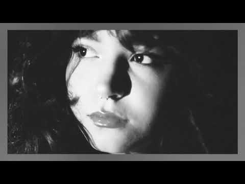 Mari Froes - Abril (Lyric Video)