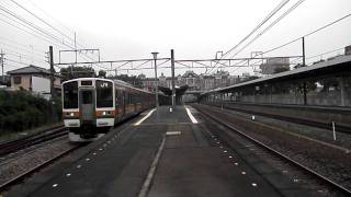 preview picture of video '2011.07.04 深谷駅貨物列車と始発列車 Passing freight and departing commuter at Fukaya.'