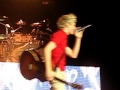 Zayn Malik singing 'I Gotta Feeling' & Niall ...