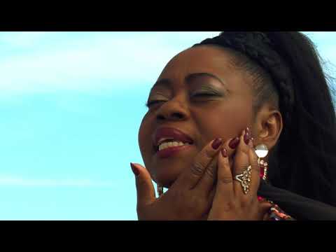 FAYA TESS "Tenant du Titre"