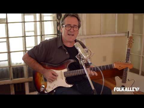 Folk Alley Sessions: Richard Shindell - "The Deer on the Parkway"