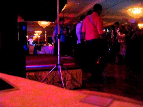 Amar Sandhu and Dholi Deep Singh Perform Mele Vich Dhol in STL