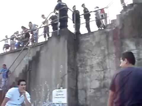 Chaos vor dem Tunnel   Massenpanik   Loveparade 2010