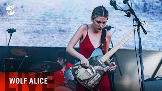Wolf Alice - &#39;Beautifully Unconventional&#39; (live at Laneway Festival)