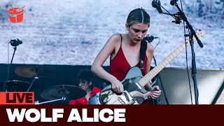 Wolf Alice - &#39;Beautifully Unconventional&#39; (live at Laneway Festival)
