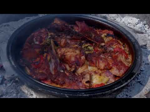 Podívejte se, jak se v Chorvatsku připravuje maso tradiční metodou PEKA – pod litinovým poklopem