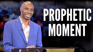 A MUST WATCH PROPHETIC MOMENT WITH PROPHET KAKANDE