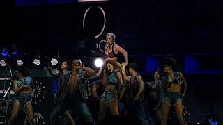 &#39;Clumsy/ Change Your Mind (No Seas Cortes)&#39; - Britney Spears (Piece of Me Live)
