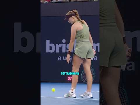 Servisnya terganggu gara-gara klakson kereta... Dua kali😭🎾