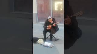 Great-great-great-granddaughter of Paganini plays Russian Music #balalaika #streetmusicians #moscow