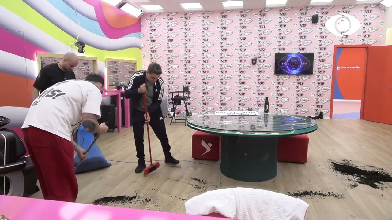 Deamishel shpërndan mbeturinat, acarohet Luizi: Nuk e di çfarë të pret