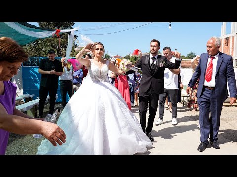 Krushqit nga Sulzotaj Shkojne per te marr Nusen ne Mize /// Dasma 2023 Daniel 😍 Gresiana