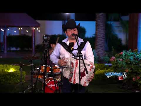 Abel Bustillos y Su Norteño Original - Mi Amiga La Flaca (En Vivo 2021)