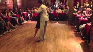 Paola Sanz y Facundo de la Cruz en la Piccola Milonga