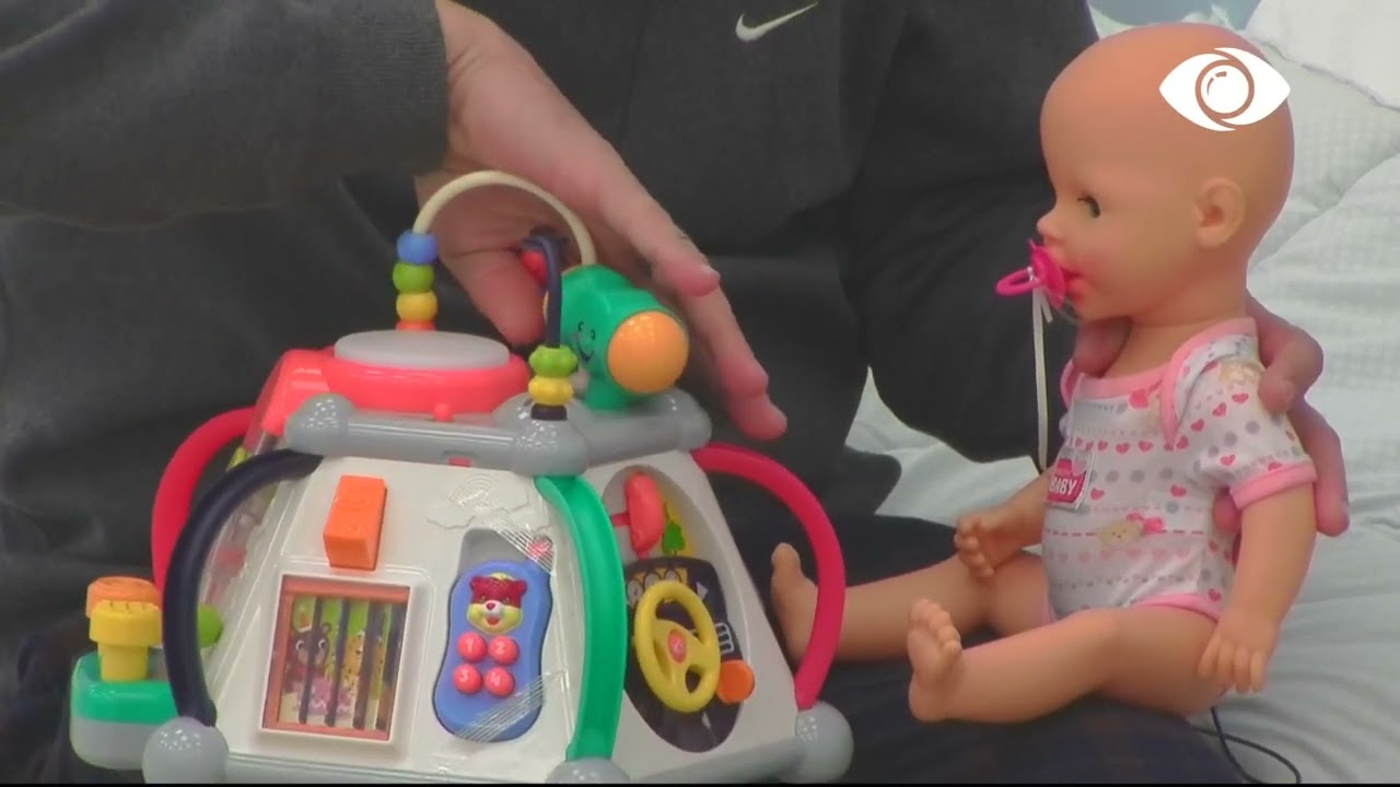 Bebi “qan” sërish, Luizi përpiqet ta hutojë me lojra