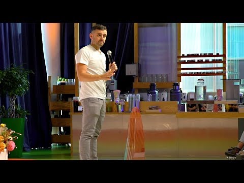 ‪The Fastest Way to Waste Your Marketing Money | DailyVee 502‬&rlm;