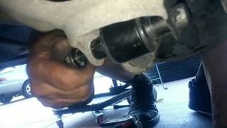 Volvo S80 Rear Shock Absorber and Stabilizer Bar Link Replacement