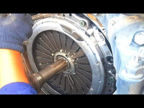 At the moment.......Clutch Changing MAN TRUCK