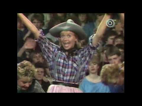 Doris D and the Pins - Girlfriend(HD)