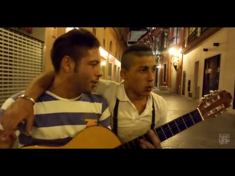 Popeye de las 3000 rumbas en la calle con Mui Jimenez y Kiki Bermejales - FLAMENCO LACHÓ