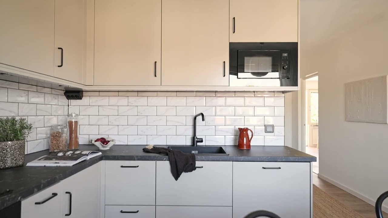 2 rum Lägenhet på Hanna Rydhs gata 8, vån 3 av 3 Fruängen Stockholms kommun - video