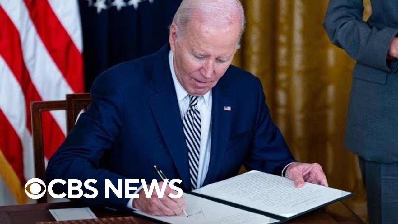What does Biden's executive order on artificial intelligence do?