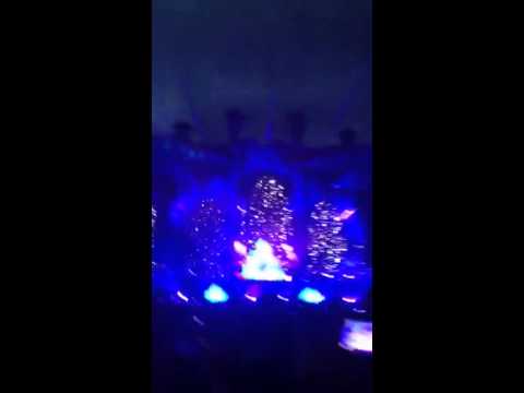 Tiësto EDC UK 2015 (Alice Deejay's Better off Alone)