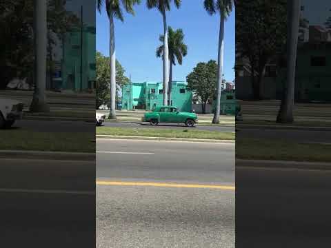 Avenida boyeros la #habana #cuba #autosclasicos