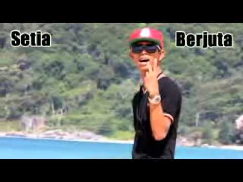 Besalel band (Girl On The Poster Cover Ze'c Mc ft Aulia & Tral Via Official Video )