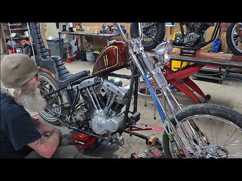Installing the 1968 Shovelhead engine