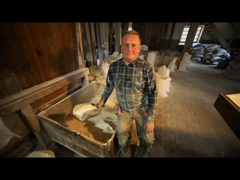 Człowiek, który pokochał pracę w starym młynie