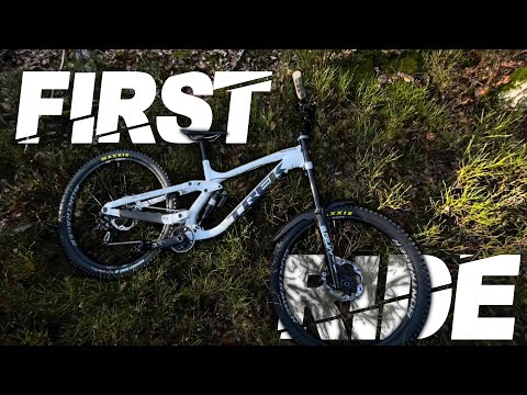 MY NEW BIKE IS …😱! First Ride (Trek Session 9)