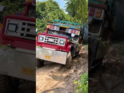 En época de invierno se sufre bastante por las trochas colombianas,  aqui desde Puerto Berrio #campo