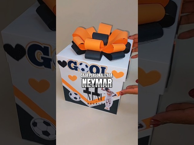 Vídeo relacionado con Kit regalo personalizado para aficionados del Mallorca | Taza Ser del Mallorca mola un huevo + Caramelos divertidos + Pulsera sorpresa | Regalo futbol, divertido y original para cumpleaños, navidad.