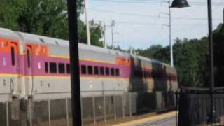 preview picture of video 'MBTA Commuter Trains at North Billerica, MA'