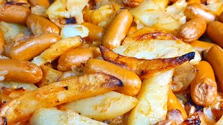 Vegetarian sausages  נקניקיות צמחיות וצ'יפס and fries (ליהי קרויץ - מטבח בקלי קלות) - התמונה מוצגת ישירות מתוך אתר האינטרנט יוטיוב. זכויות היוצרים בתמונה שייכות ליוצרה. קישור קרדיט למקור התוכן נמצא בתוך דף הסרטון