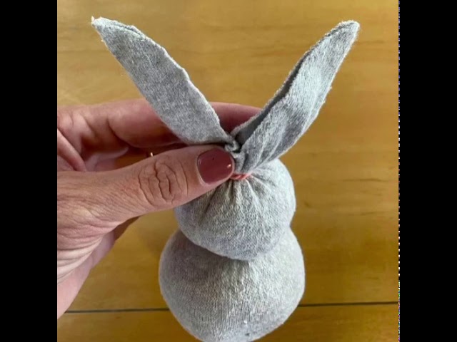 Vídeo relacionado con moses. Pequeños héroes de peluche para niños, lindos calcetines infantiles con aspecto de conejo, calcetines antideslizantes de ABS para niños pequeños, adecuados para niños y niñas con talla de