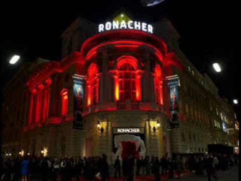 Tanz der Vampire, Wien Ronacher,Akt 1/ Part 8 Draußen ist Freiheit, Rote Stiefel und Das Gebet