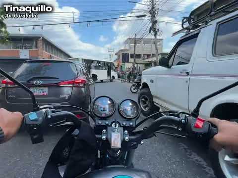 Avenida Carabobo de Tinaquillo en el estado Cojedes. Venezuela 