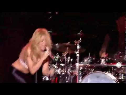 Shakira - Gordita (Live from Paris 2011)