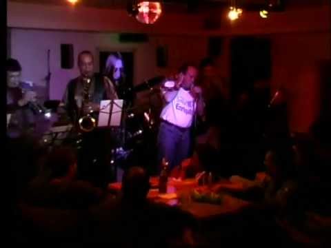 39.4  Vehículo, cover de los Idus of March.