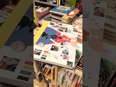 Uno fabuloso del gran Chris Ware en @gandhicom cada página una maravilla #comics