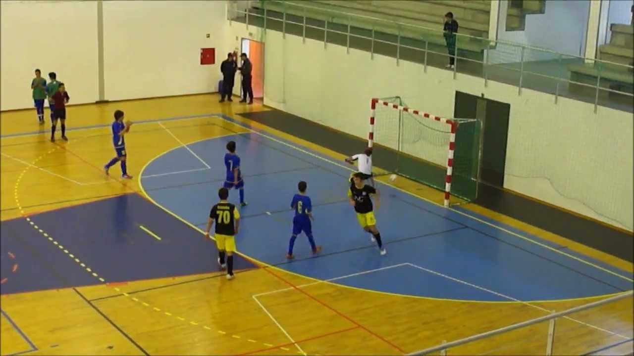 Amanhã da Criança 13-2 Alfa A.C. - 1º golo do Alfa A.C. - Tiago Santos (5) G.P. (11/11/...