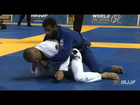 vitor oliveira vs Stephen Gabriel Martinez worlds 2014