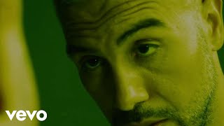 Allo Specchio Music Video